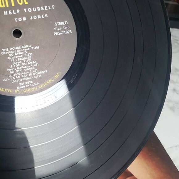 Tom Jones Vinyl Record - Picture 12 of 12